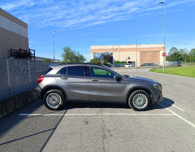 Mercedes GLA 180d foto 3